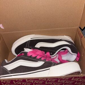 Vans Black and Pink Low-Top Sneakers NIB